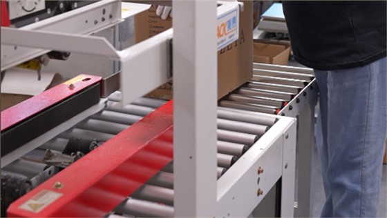 自动扫地机器人注塑讲解注塑模具的规格