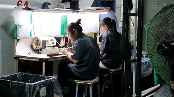 扫地机开模注塑：热塑性塑料吸湿性与相容性关键把控