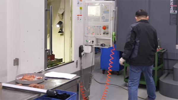 注塑机器人模具厂:扫地机配件更换的核心模具适配与场景解决方案 注塑机器人模具厂:扫地机配件更换的核心模具适配与场景解决方案