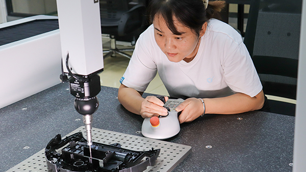 塑胶模具加工:条纹缺陷的防治核心技巧 塑胶模具加工:条纹缺陷的防治核心技巧