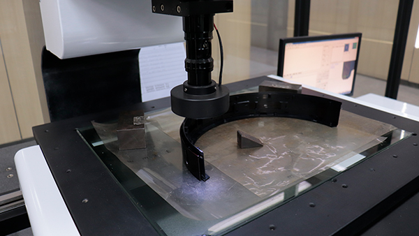 扫地机器人模具定制:激光纹理技术赋能花纹升级 扫地机器人模具定制:激光纹理技术赋能花纹升级