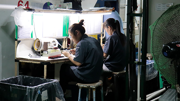 扫地机开模注塑:热塑性塑料吸湿性与相容性关键把控 扫地机开模注塑:热塑性塑料吸湿性与相容性关键把控