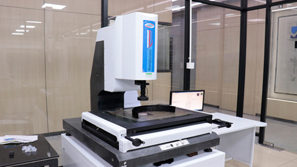 塑胶餐具模具制造厂：注塑成型的核心工艺解析