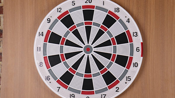 飞镖靶加工厂家注塑拉丝问题的成因与解决方案