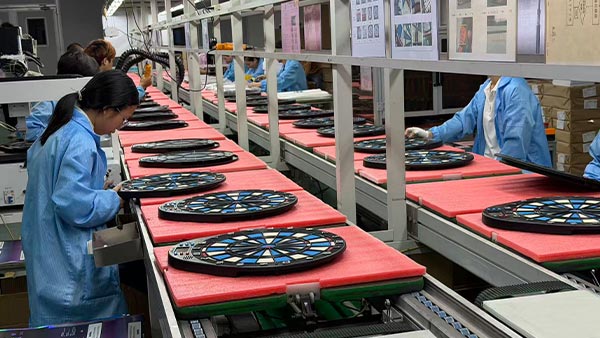 飞镖靶加工厂家：注射与保压，注塑品质的“双核心”