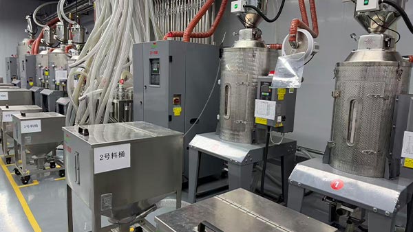 东莞专业注塑加工厂厂商：拉延模具设计关键要点解析