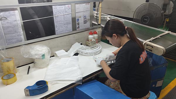 东莞做注塑比较好的厂:塑料收缩率管控与模具设计要点 东莞做注塑比较好的厂:塑料收缩率管控与模具设计要点