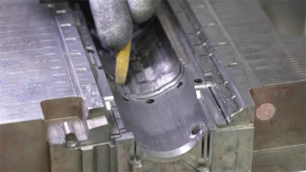 东莞塑胶模具生产商：如何跨越产品“理想”与“制造”之间的鸿沟？