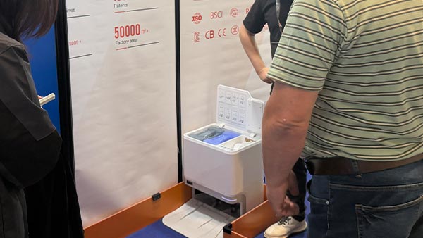 扫地机模具设计的七个关键决策：影响外观、成本与量产稳定性的核心变量