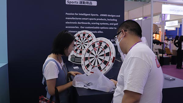 ODM电子飞镖靶厂_专业飞镖靶定制加工_大银塑胶